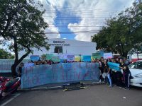 grupo-protesta-contra-processo-seletivo-para-contratacao-de-agentes-de-apoio-educacional-em-presidente-prudente