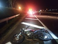 devido-a-transito-lento,-motociclista-colide-na-traseira-de-carro-parado-e-morre-na-rodovia-raposo-tavares