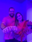 jovem-e-surpreendida-com-pedido-de-casamento-durante-sessao-do-filme-‘barbie’-em-sala-de-cinema;-video