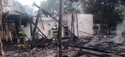 incendio-destroi-barracao-desativado-e-veiculos-da-prefeitura-de-presidente-epitacio