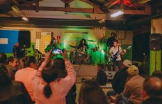 lancamento-de-mocambo-groove,-‘pe-na-estrada’-mistura-blues-e-rockabilly-em-videoclipe-que-celebra-vontade-de-‘cair-na-br’-e-conhecer-novos-caminhos