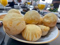 aprenda-a-preparar-duas-receitas-de-pao-de-queijo-de-forma-pratica-e-rapida