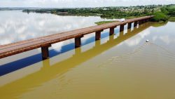 ponte-que-faz-ligacao-interestadual-entre-pirapozinho-(sp)-e-santo-inacio-(pr)-sera-interditada-na-proxima-segunda-feira;-veja-as-rotas-alternativas-de-desvios