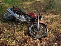 um-dia-apos-o-furto,-motocicleta-e-encontrada-em-matagal-e-devolvida-a-vitima,-em-dracena