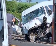 van-que-transportava-pacientes-cai-em-barranco-na-rodovia-olimpio-ferreira-da-silva