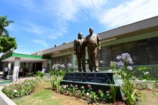 com-120kg-e-1,63m,-estatua-de-bronze-homenageia-professora-ana-cardoso-maia-de-oliveira-lima,-em-presidente-prudente