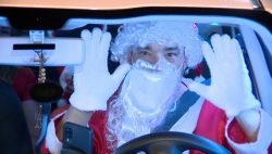 motorista-de-aplicativo-espalha-o-encanto-do-natal-com-carro-do-papai-noel-em-presidente-prudente