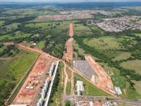 com-previsao-de-conclusao-em-ate-12-meses,-obras-de-avenida-que-interligara-joao-domingos-netto-e-humberto-salvador-tem-inicio